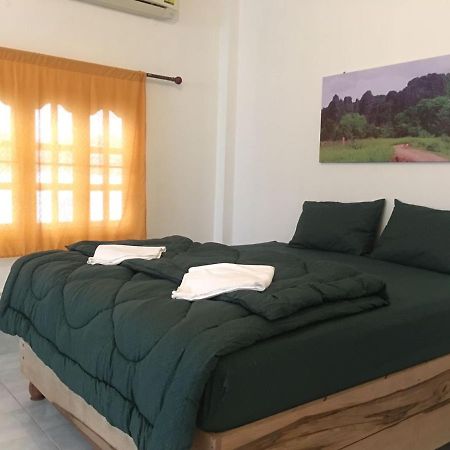 Bamboo Hostel Thakhek Buitenkant foto
