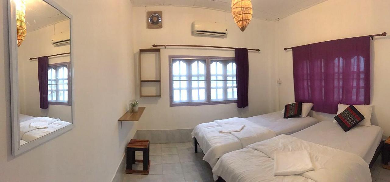 Bamboo Hostel Thakhek Buitenkant foto